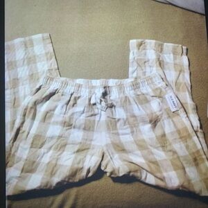 Brand new with tags! Old Navy unisex drawstring pajama pants. Sz XL.
